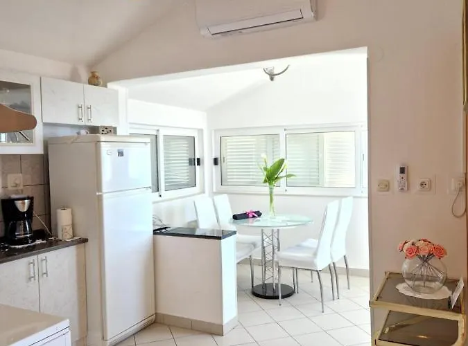 Апартаменти Apartment Angie 2 - Marjan Hill